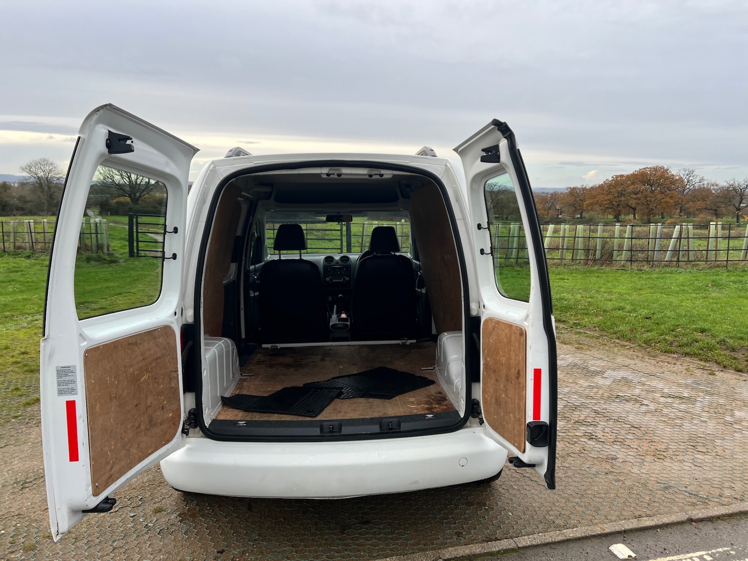 Used Volkswagen Caddy 2010 for sale - 76931674: Photo 7