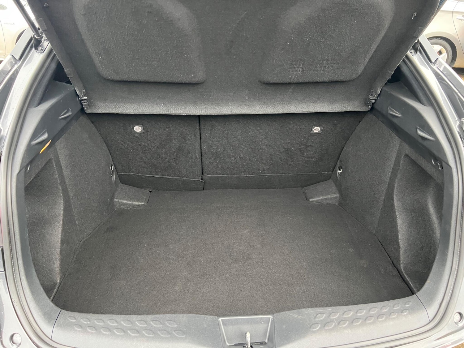 Used Toyota C-HR 2018 for sale - 76926142: Photo 11