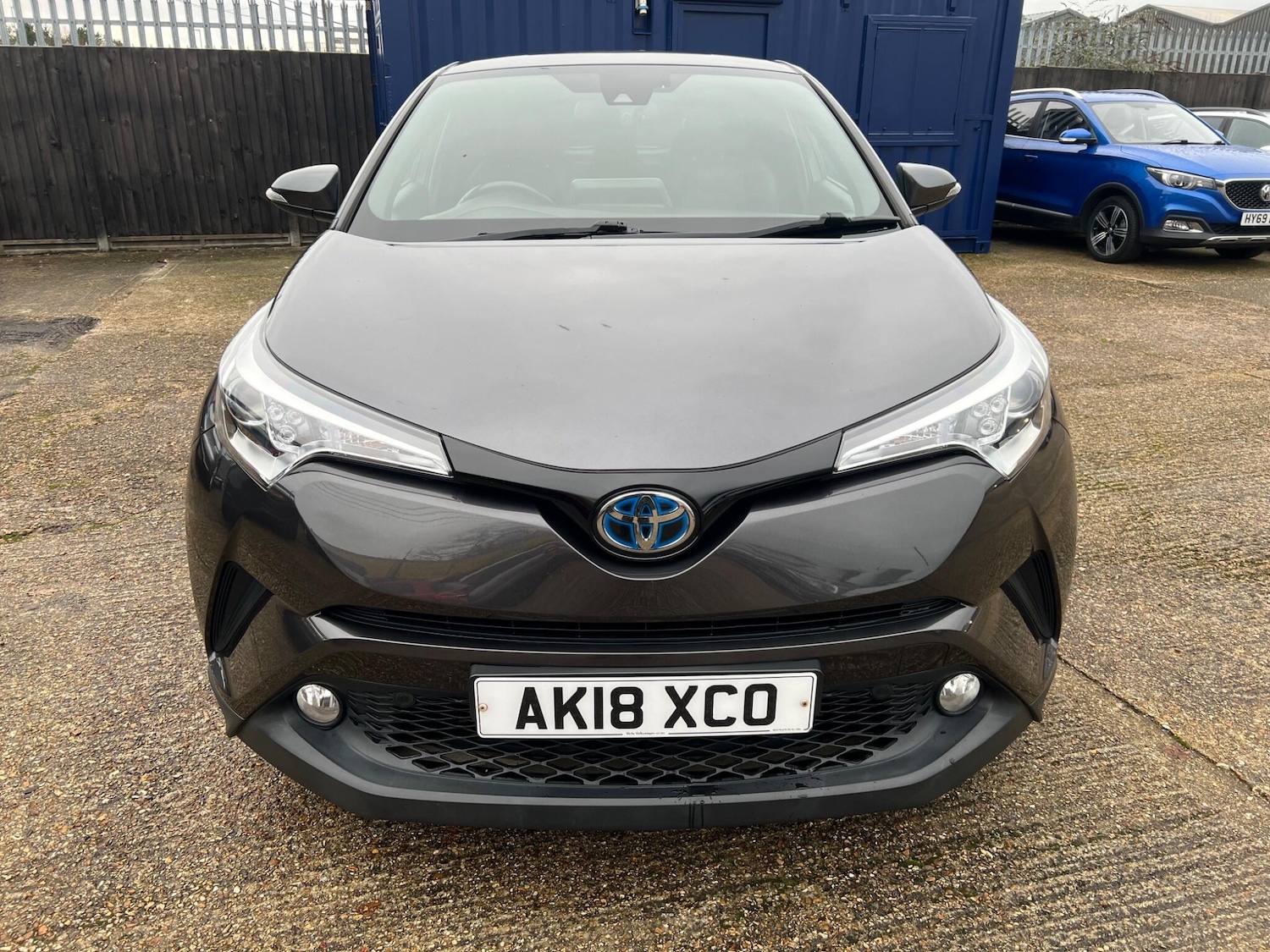 Used Toyota C-HR 2018 for sale - 76926142: Photo 2