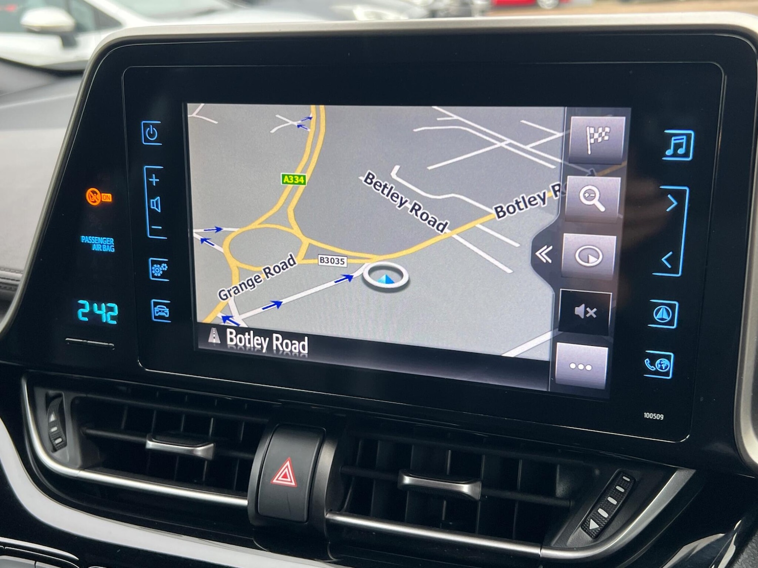 Used Toyota C-HR 2018 for sale - 76926142: Photo 24