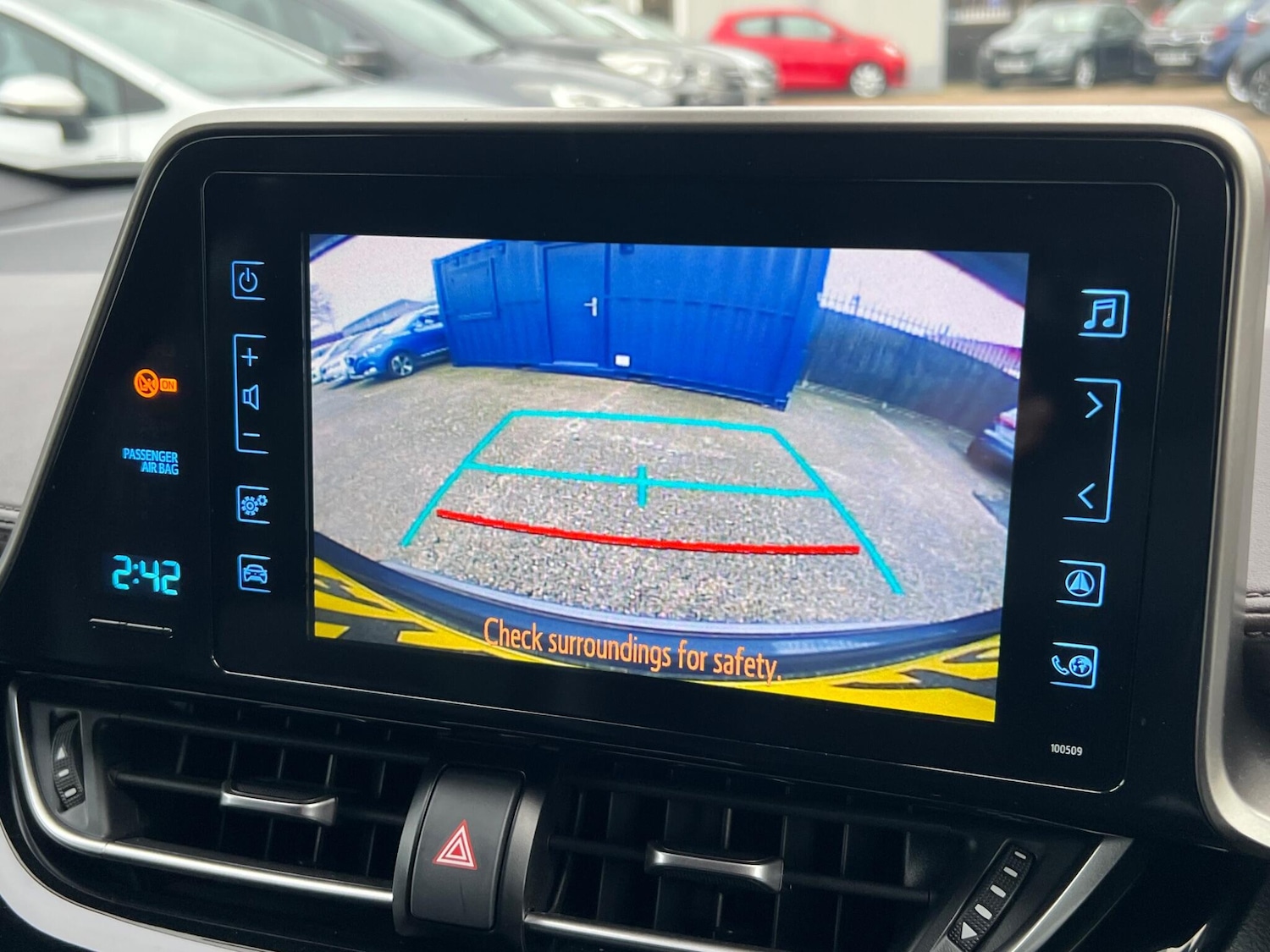 Used Toyota C-HR 2018 for sale - 76926142: Photo 25