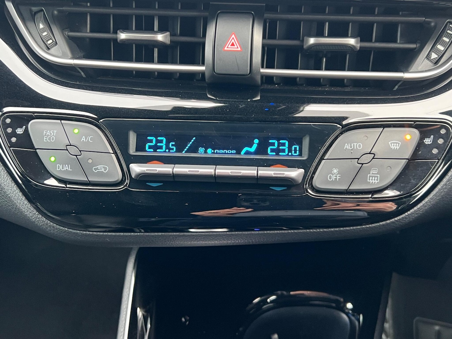 Used Toyota C-HR 2018 for sale - 76926142: Photo 28