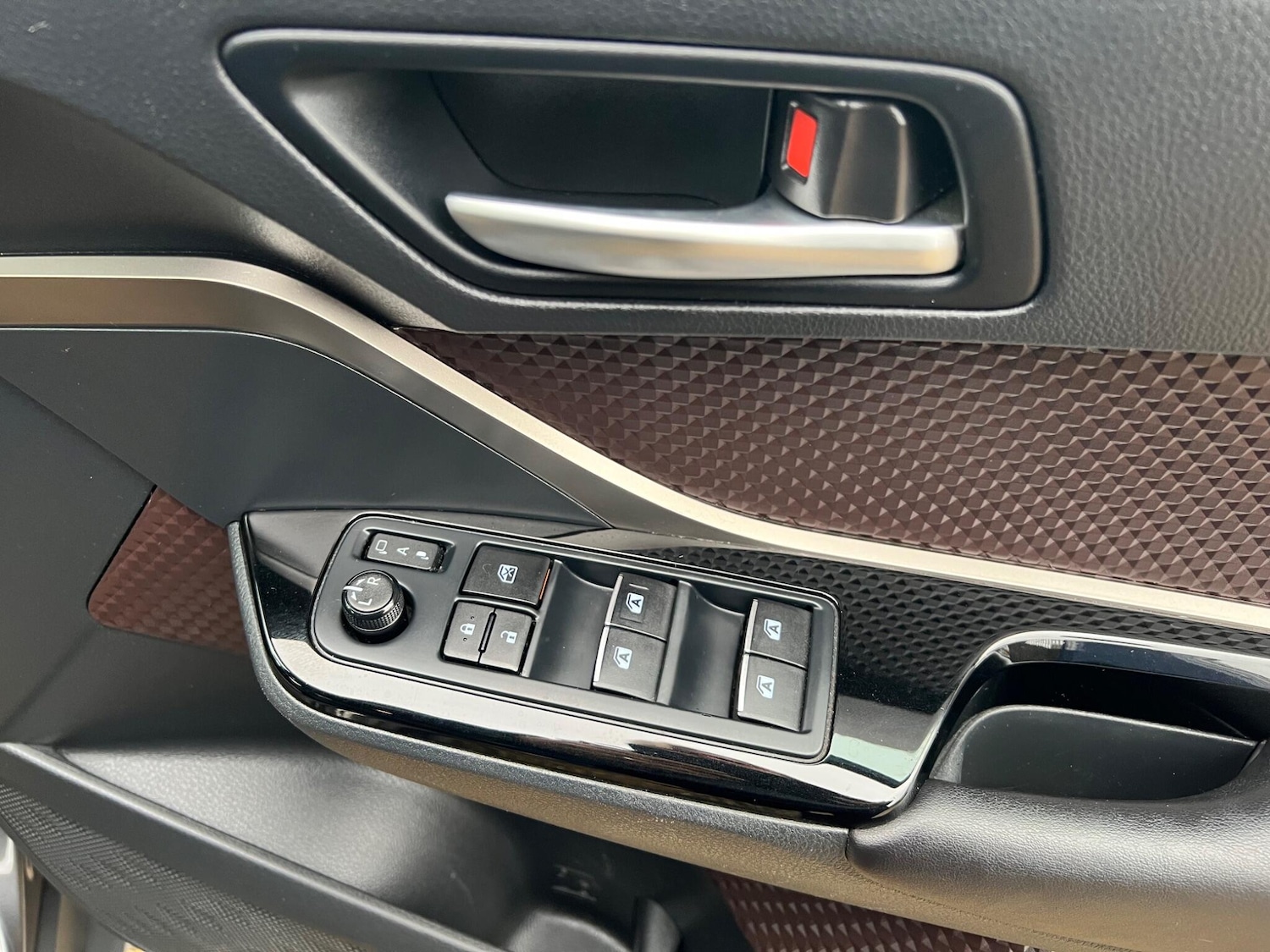 Used Toyota C-HR 2018 for sale - 76926142: Photo 30