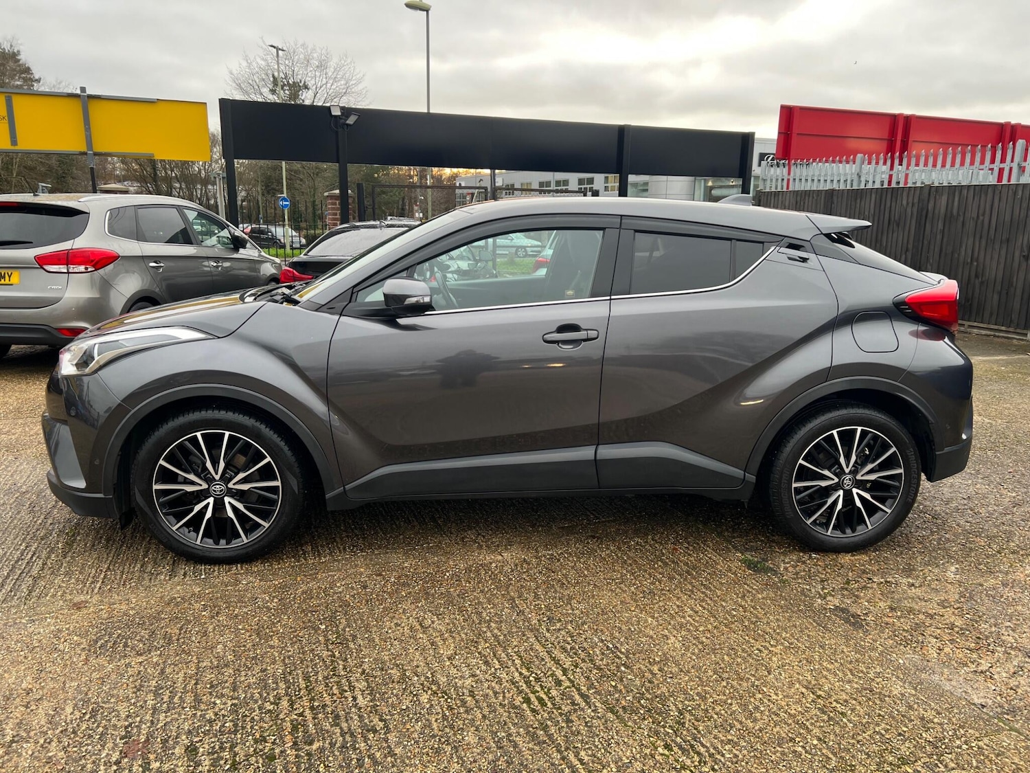 Used Toyota C-HR 2018 for sale - 76926142: Photo 4
