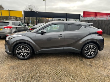 Used Toyota C-HR 2018 for sale - 76926142: Photo