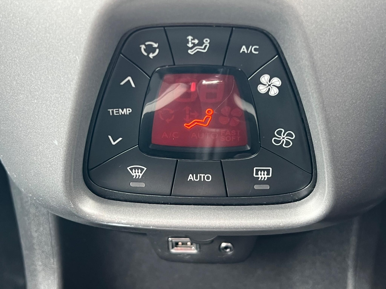 Used Toyota AYGO for sale - 77704629: Photo 25