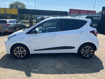 Used Hyundai i10 2018 for sale - 79026224: Photo