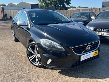 Used Volvo V40 2015 for sale - 79533380: Photo
