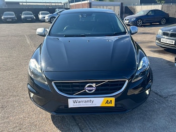 Used Volvo V40 2015 for sale - 79533380: Photo