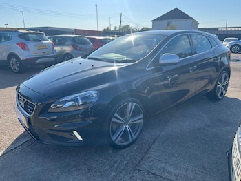 Used Volvo V40 2015 for sale - 79533380: Photo
