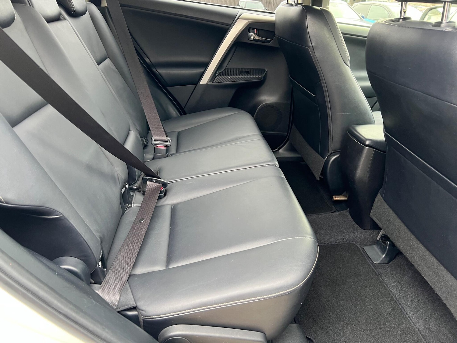 Used Toyota RAV4 2015 for sale - 76238993: Photo 14