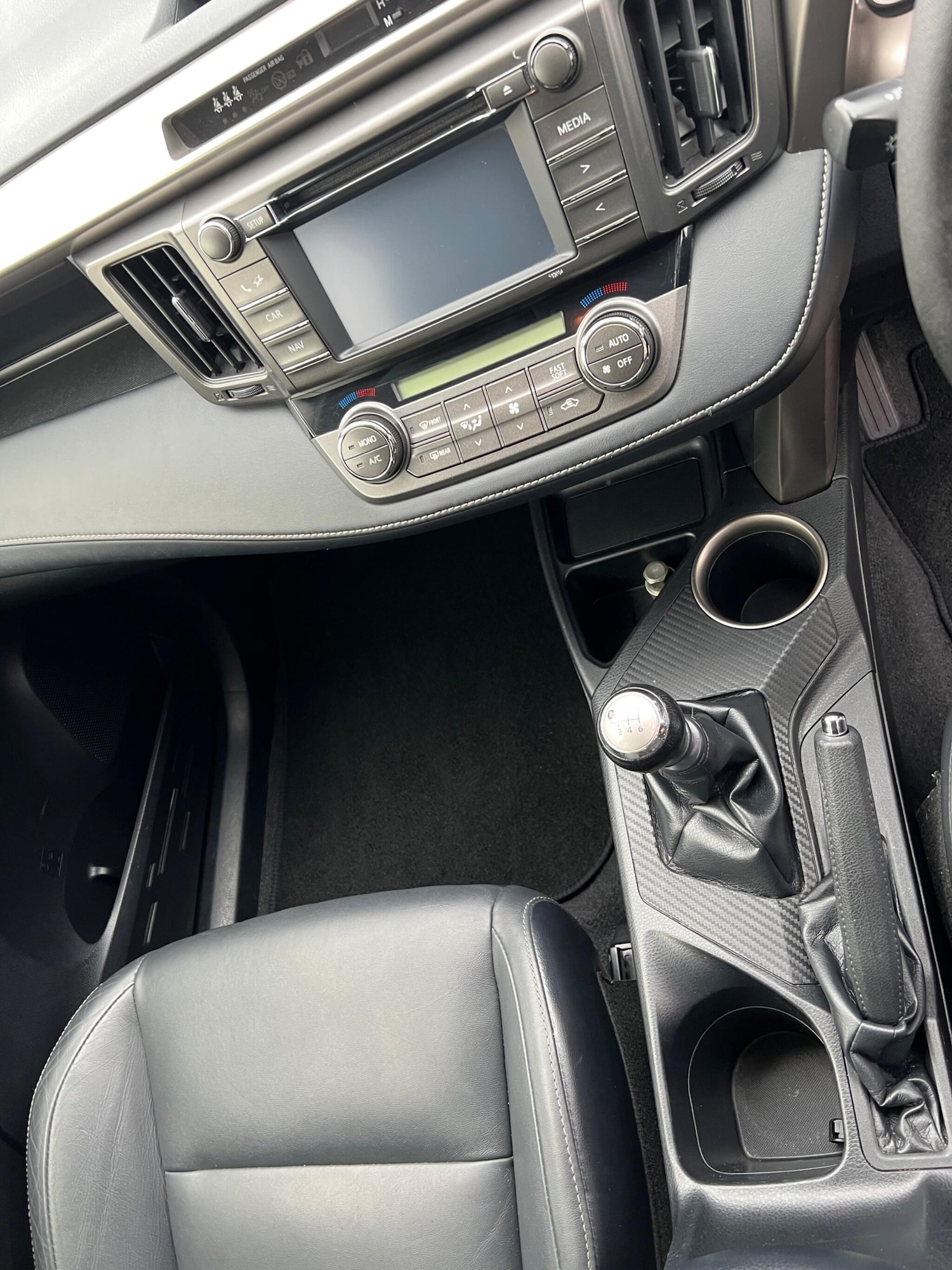 Used Toyota RAV4 2015 for sale - 76238993: Photo 26