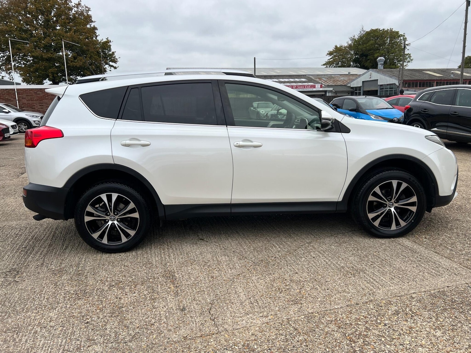 Used Toyota RAV4 2015 for sale - 76238993: Photo 8