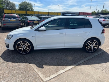 Used Volkswagen Golf 2015 for sale - 79158178: Photo