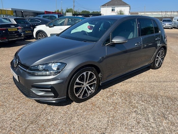 Used Volkswagen Golf 2019 for sale - 79159090: Photo