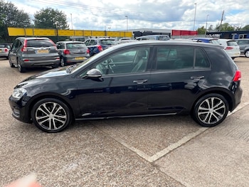 Used Volkswagen Golf 2015 for sale - 79093437: Photo