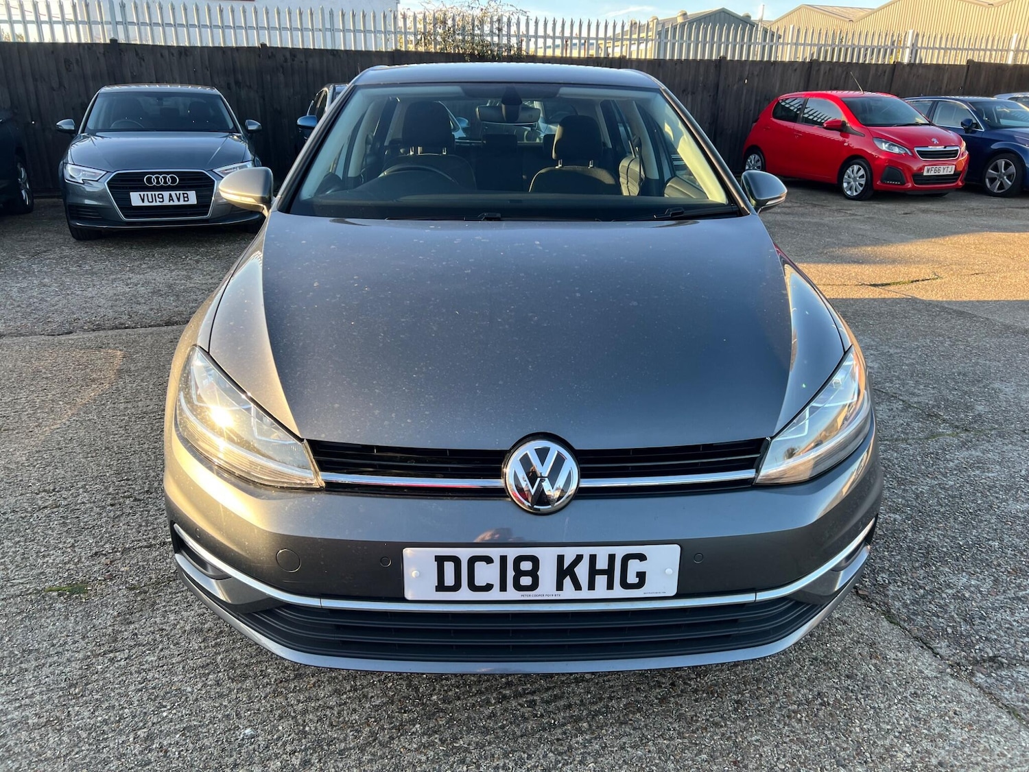 Used Volkswagen Golf 2018 for sale - 76926375: Photo 2