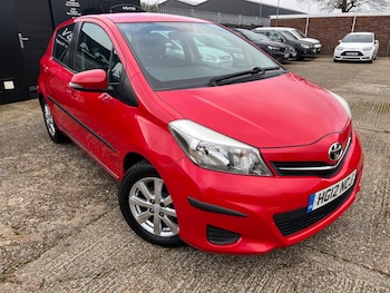 Used Toyota Yaris 2012 for sale - 77909752: Photo