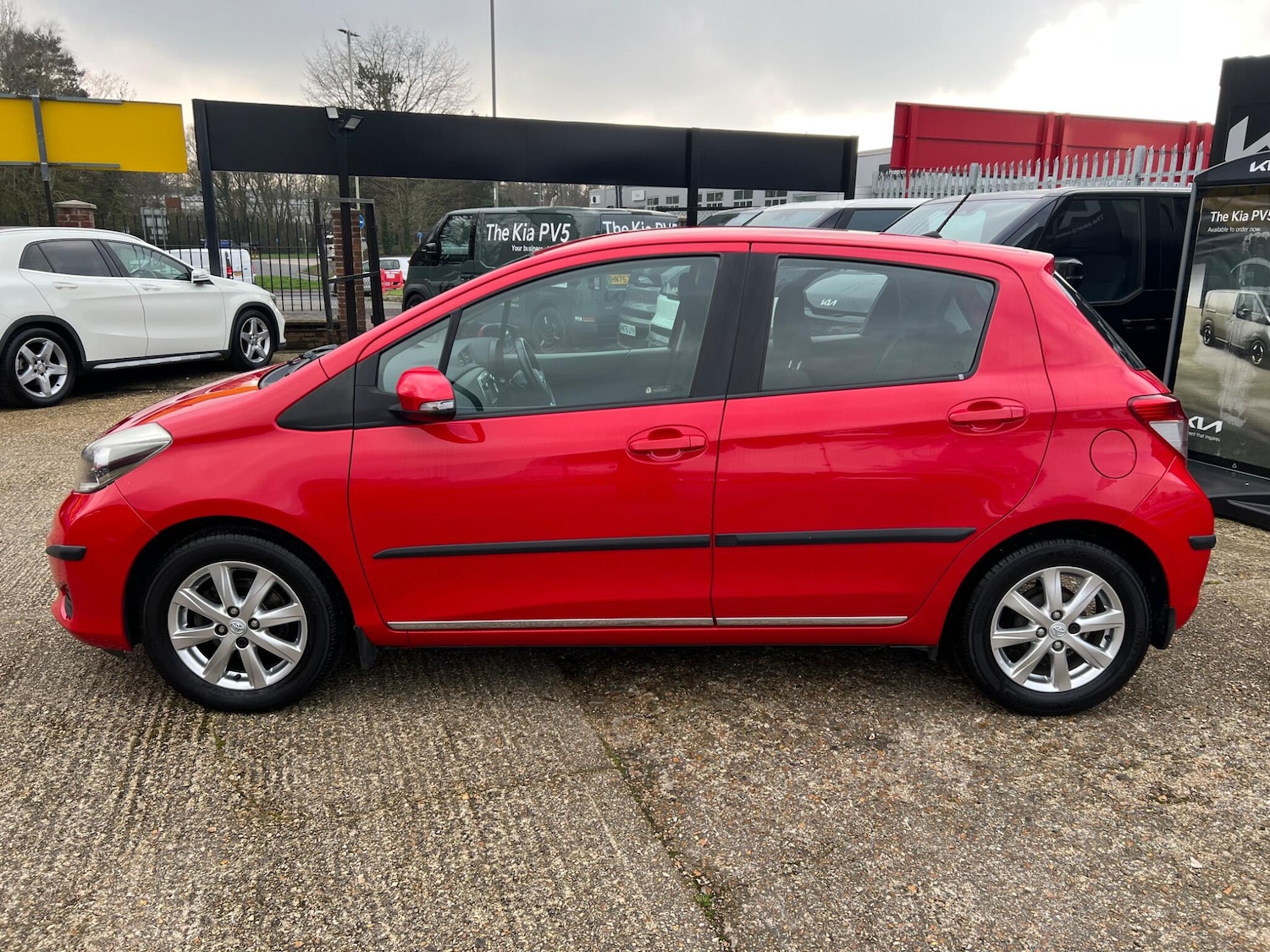 Used Toyota Yaris for sale - 77909752: Photo 4