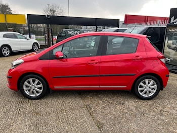 Used Toyota Yaris 2012 for sale - 77909752: Photo