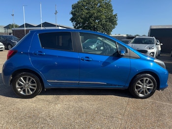 Used Toyota Yaris 2015 for sale - 79387858: Photo