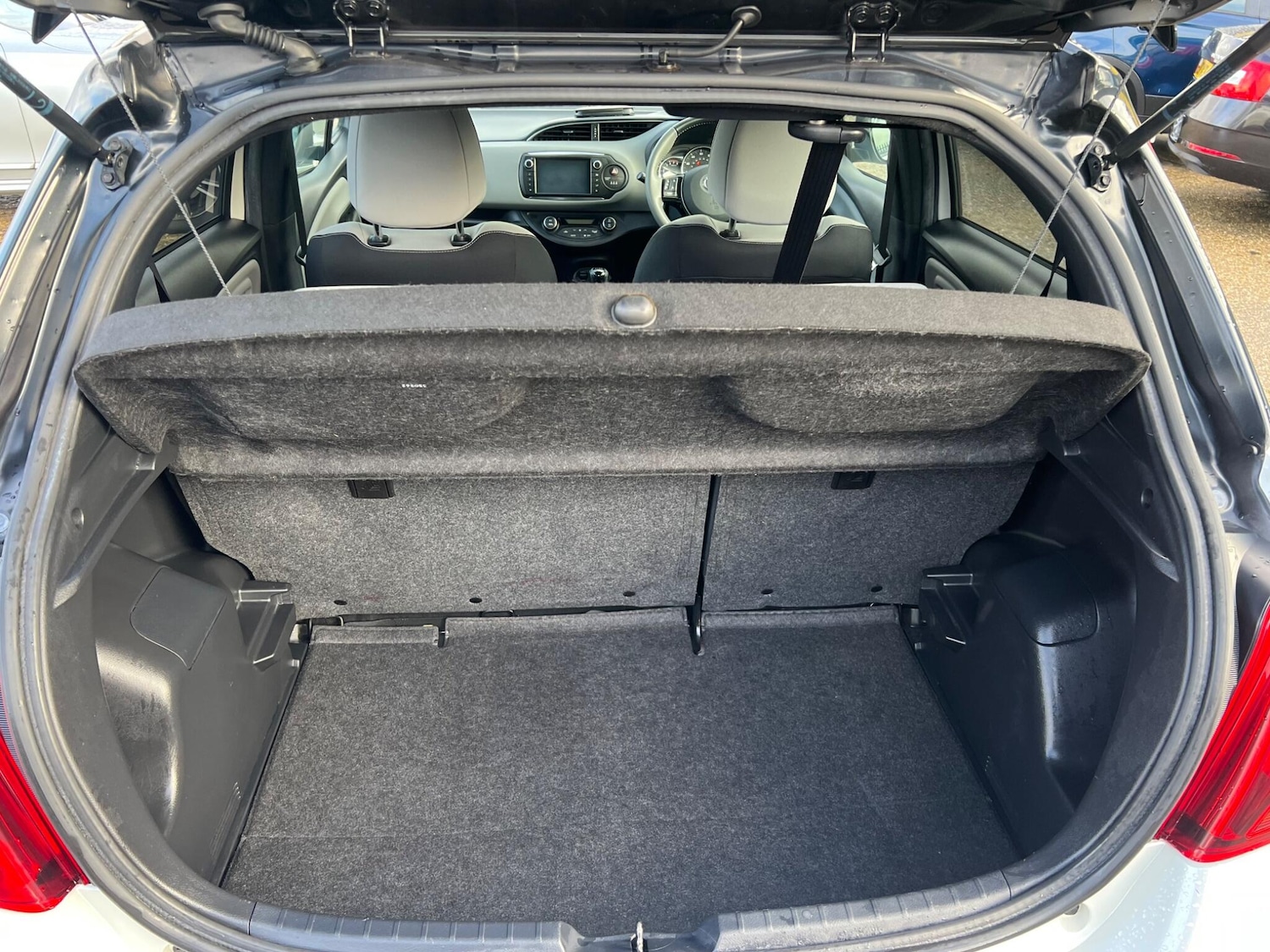 Used Toyota Yaris 2016 for sale - 77537899: Photo 11