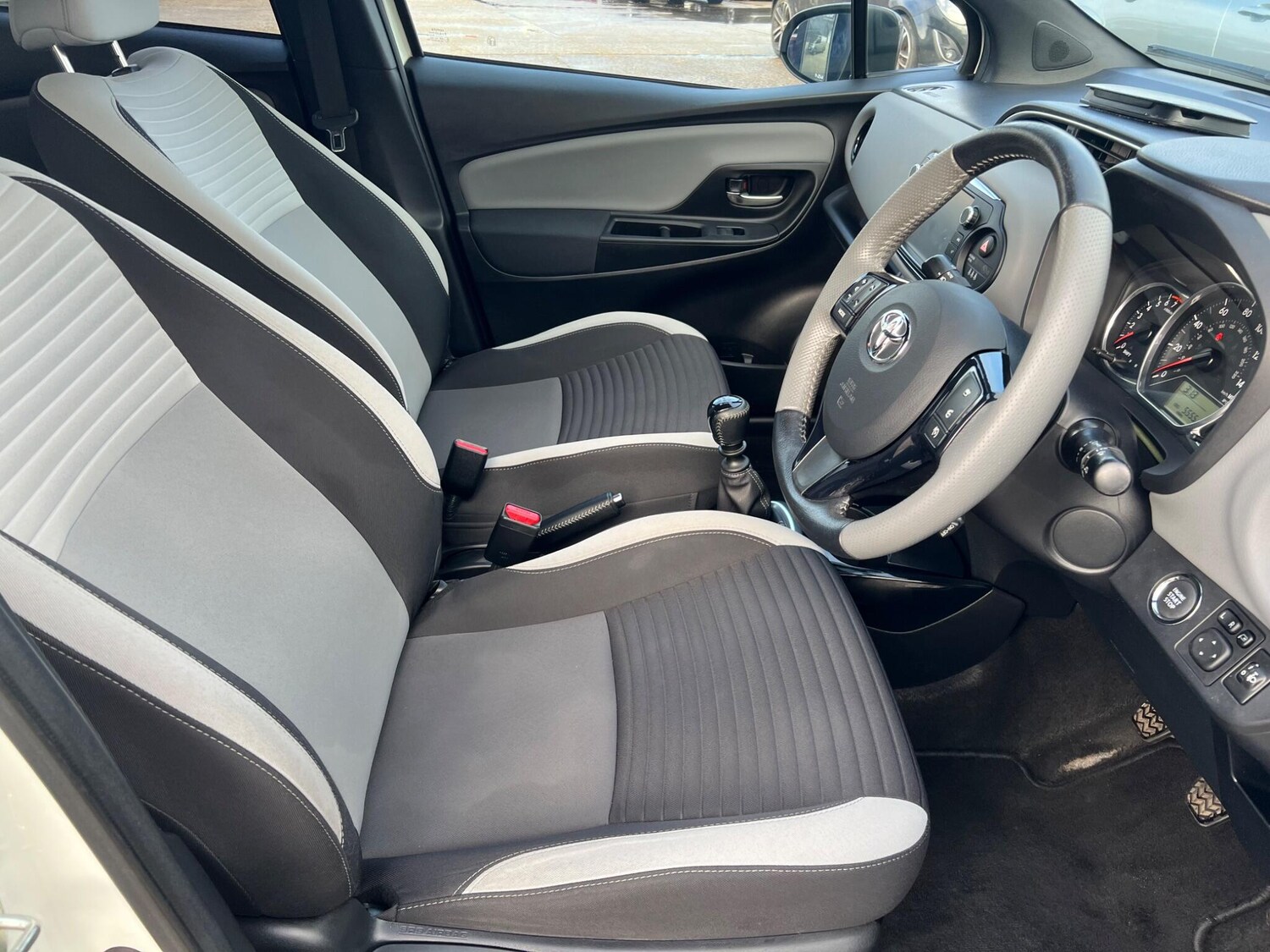 Used Toyota Yaris 2016 for sale - 77537899: Photo 13