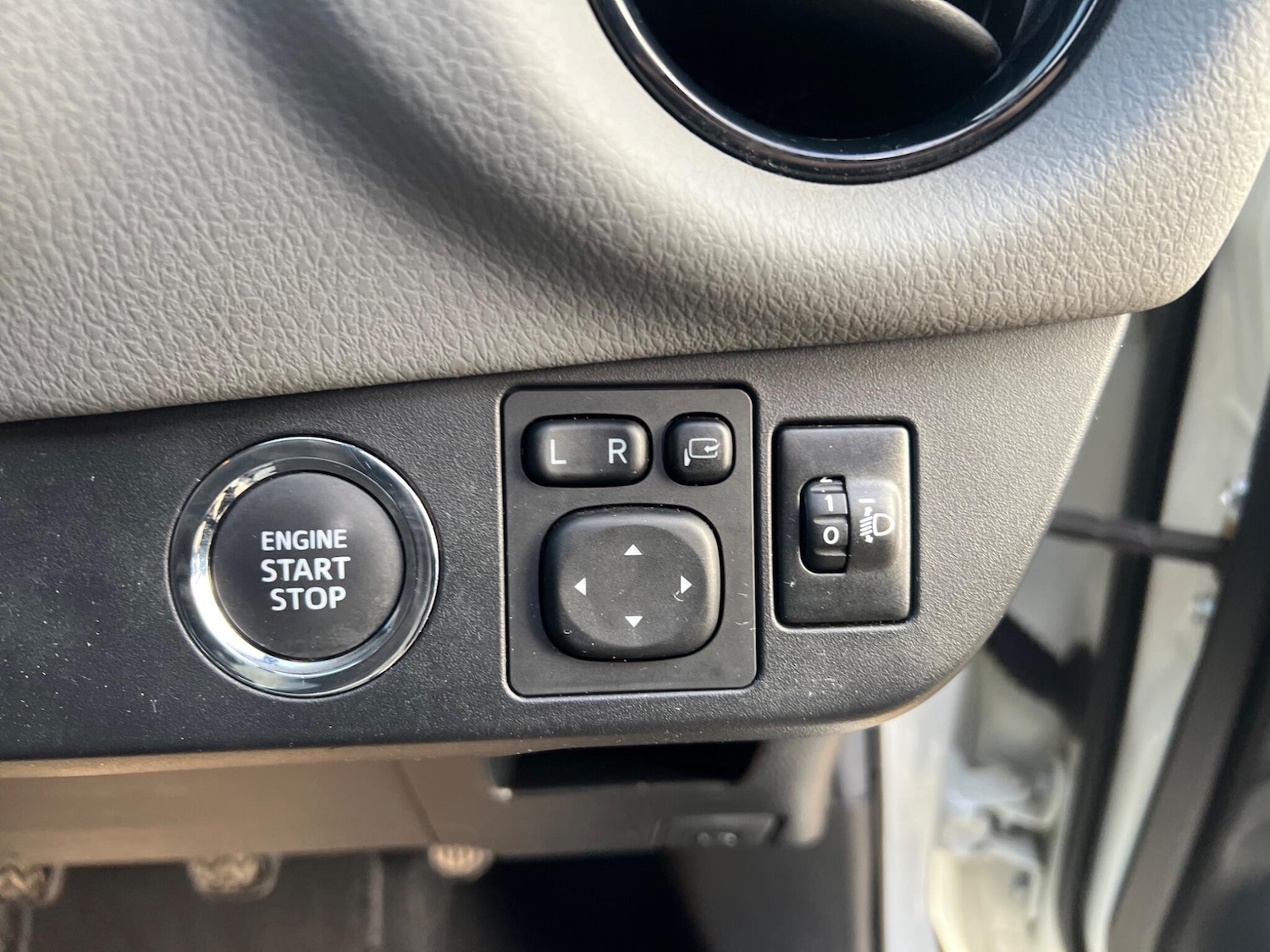 Used Toyota Yaris 2016 for sale - 77537899: Photo 27