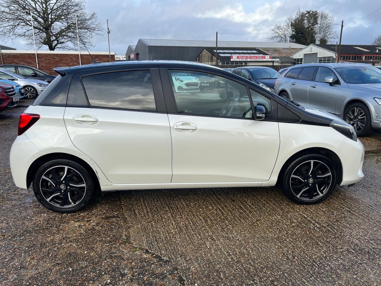 Used Toyota Yaris 2016 for sale - 77537899: Photo 8