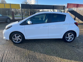Used Toyota Yaris 2016 for sale - 77440237: Photo