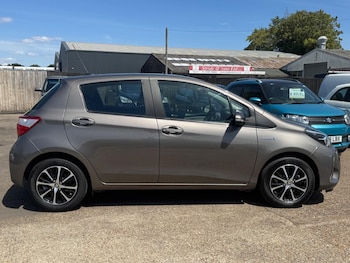 Used Toyota Yaris 2018 for sale - 79387739: Photo