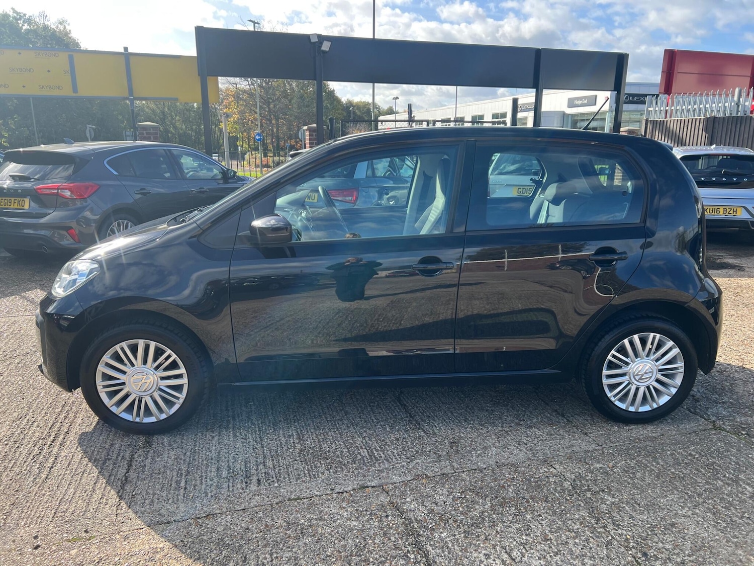 Used Volkswagen up! 2018 for sale - 76389272: Photo 4