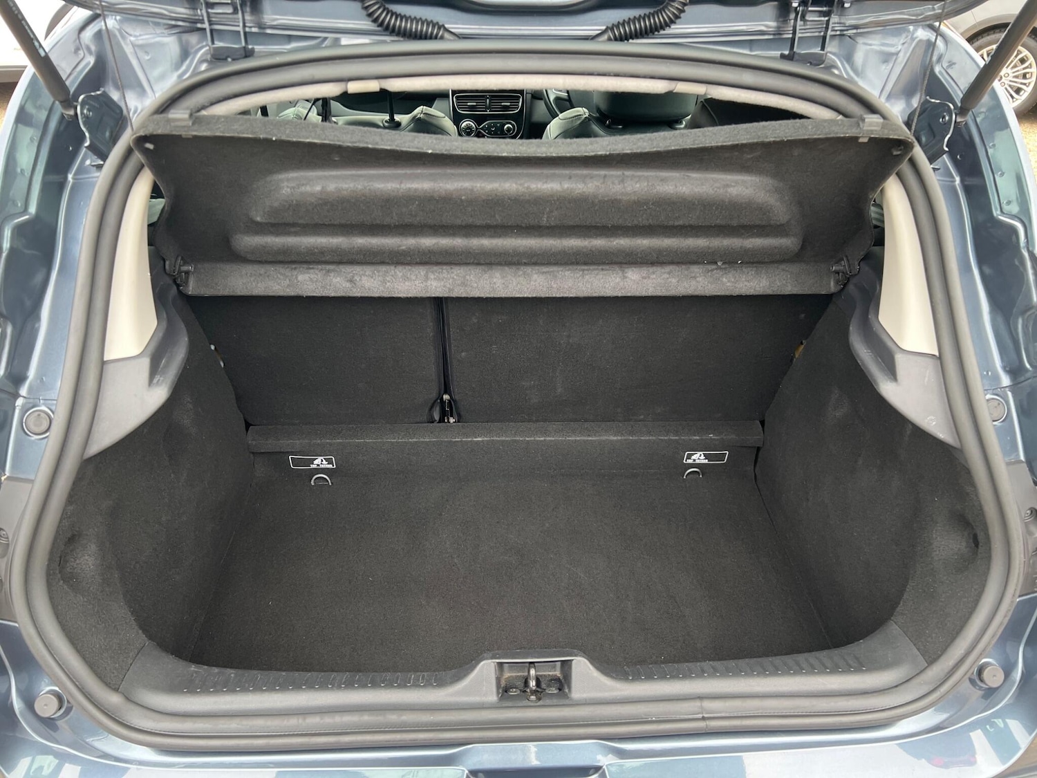 Used Renault Clio 2017 for sale - 76993077: Photo 11