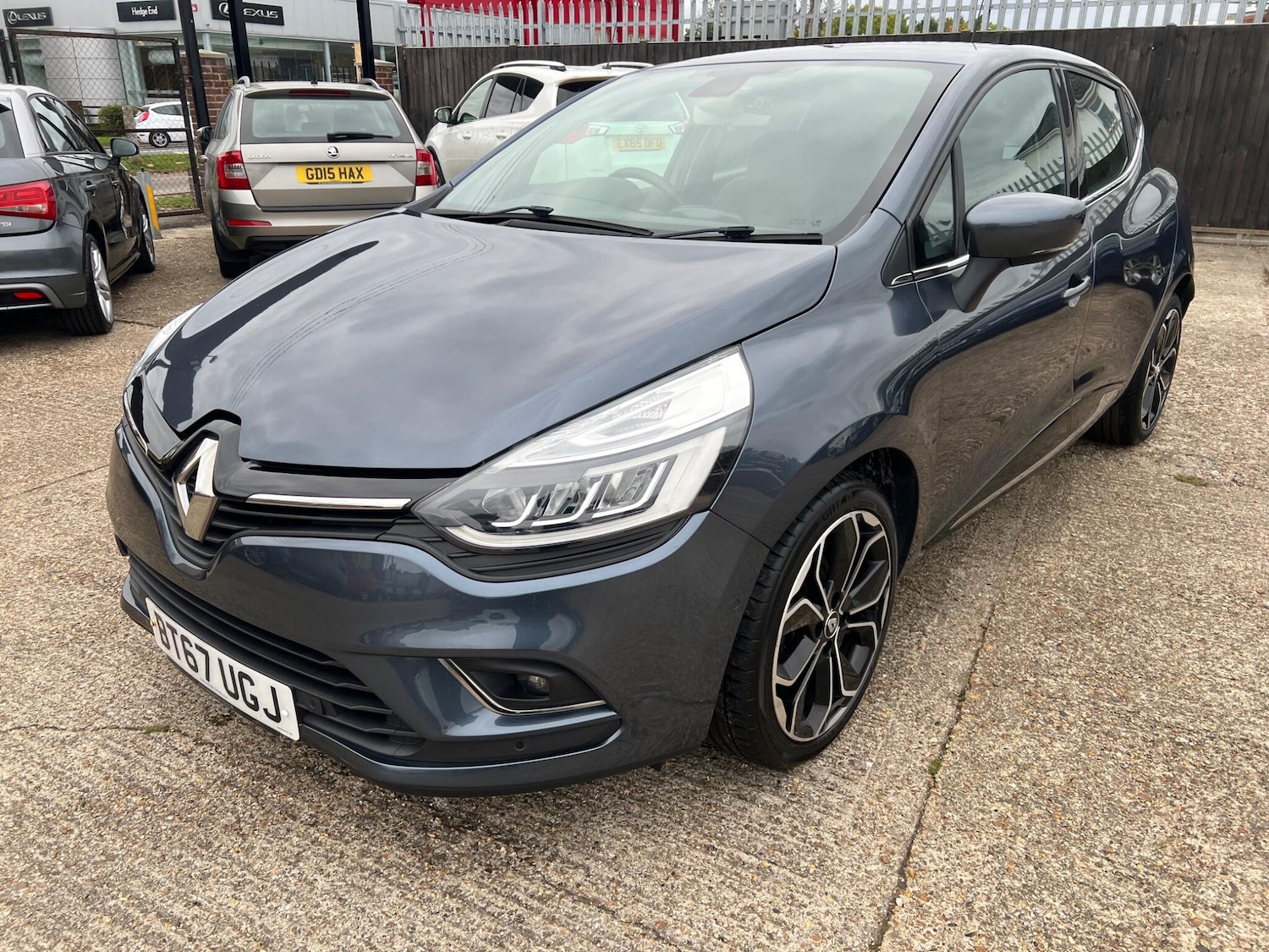 Used Renault Clio 2017 for sale - 76512254: Photo 3