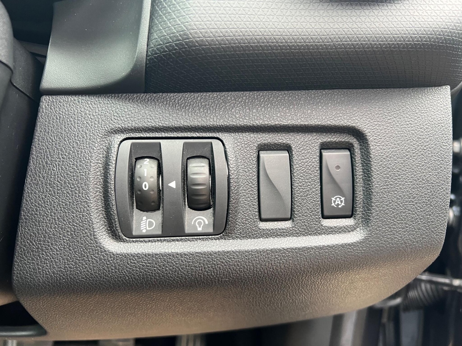 Used Renault Clio 2017 for sale - 76512254: Photo 31