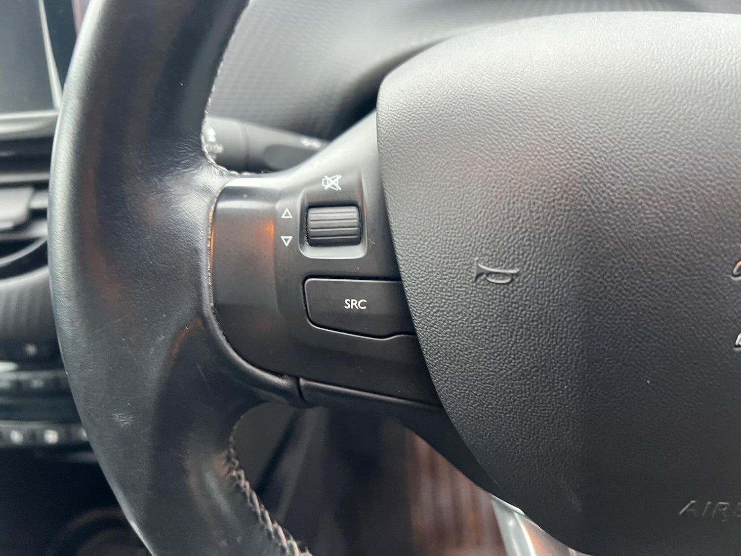 Used Peugeot 2008 for sale - 77439805: Photo 16