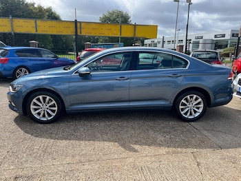 Used Volkswagen Passat 2016 for sale - 76042123: Photo