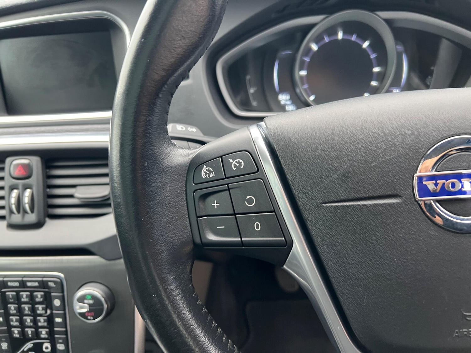 Used Volvo V40 2016 for sale - 76409011: Photo 16