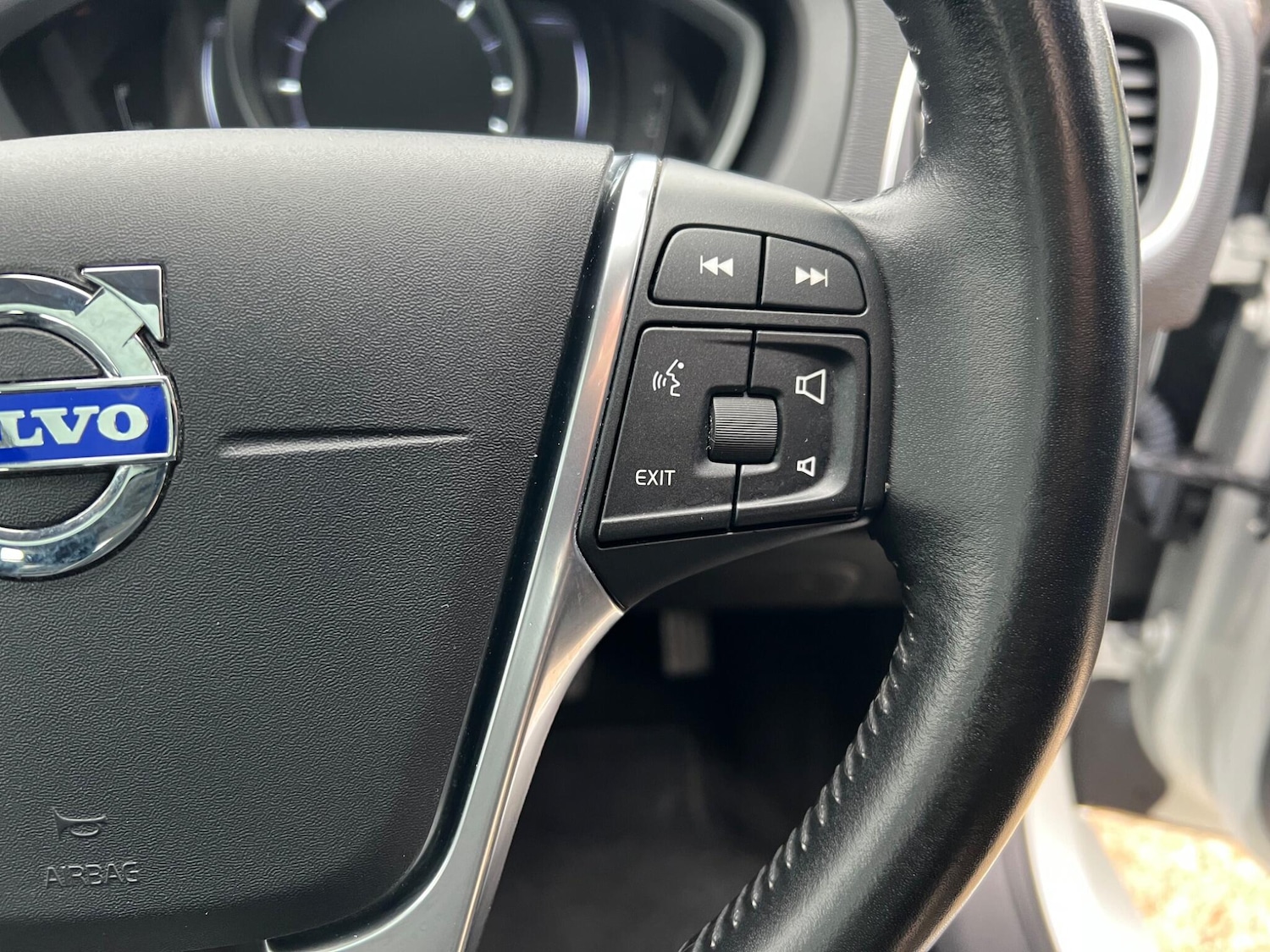 Used Volvo V40 2016 for sale - 76409011: Photo 17