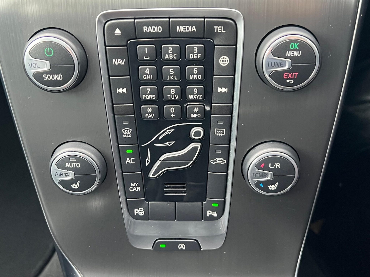 Used Volvo V40 2016 for sale - 76409011: Photo 28