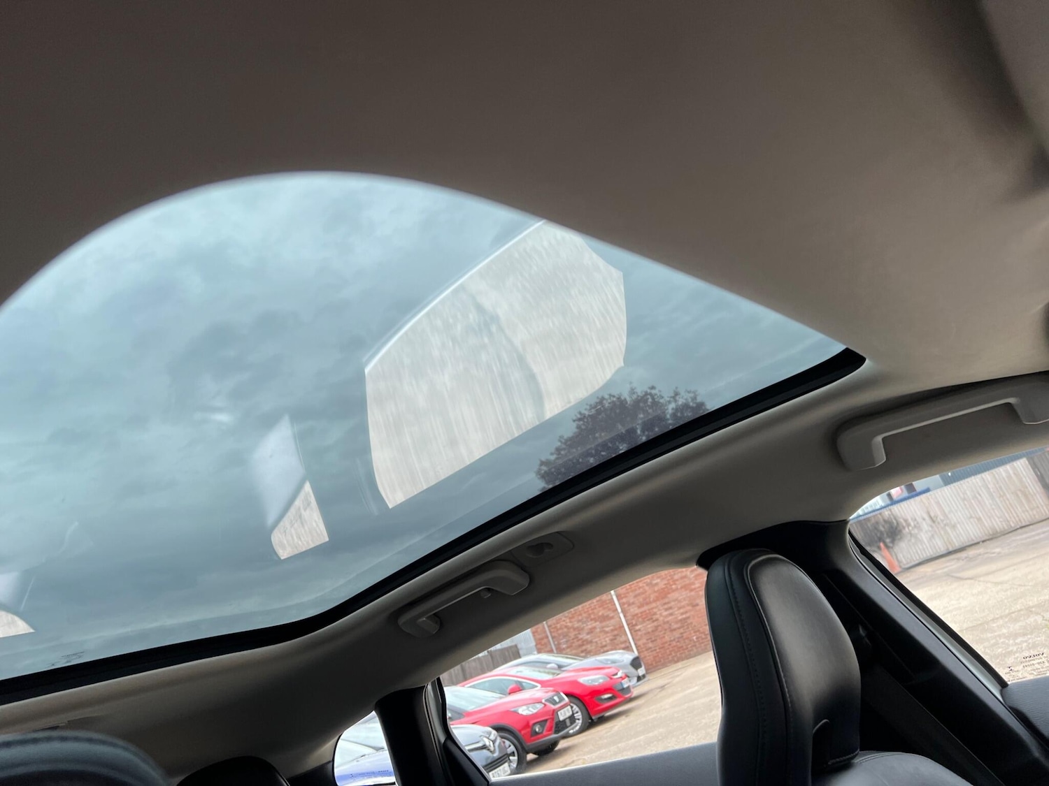 Used Volvo V40 2016 for sale - 76409011: Photo 29