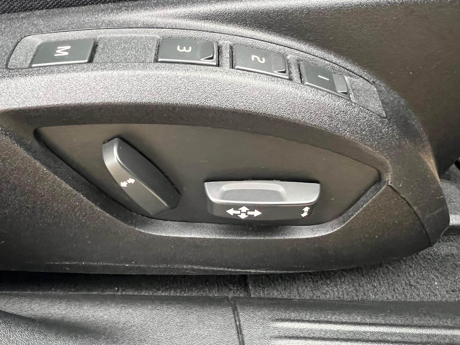 Used Volvo V40 2016 for sale - 76409011: Photo 30