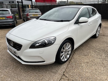 Used Volvo V40 2016 for sale - 76409011: Photo