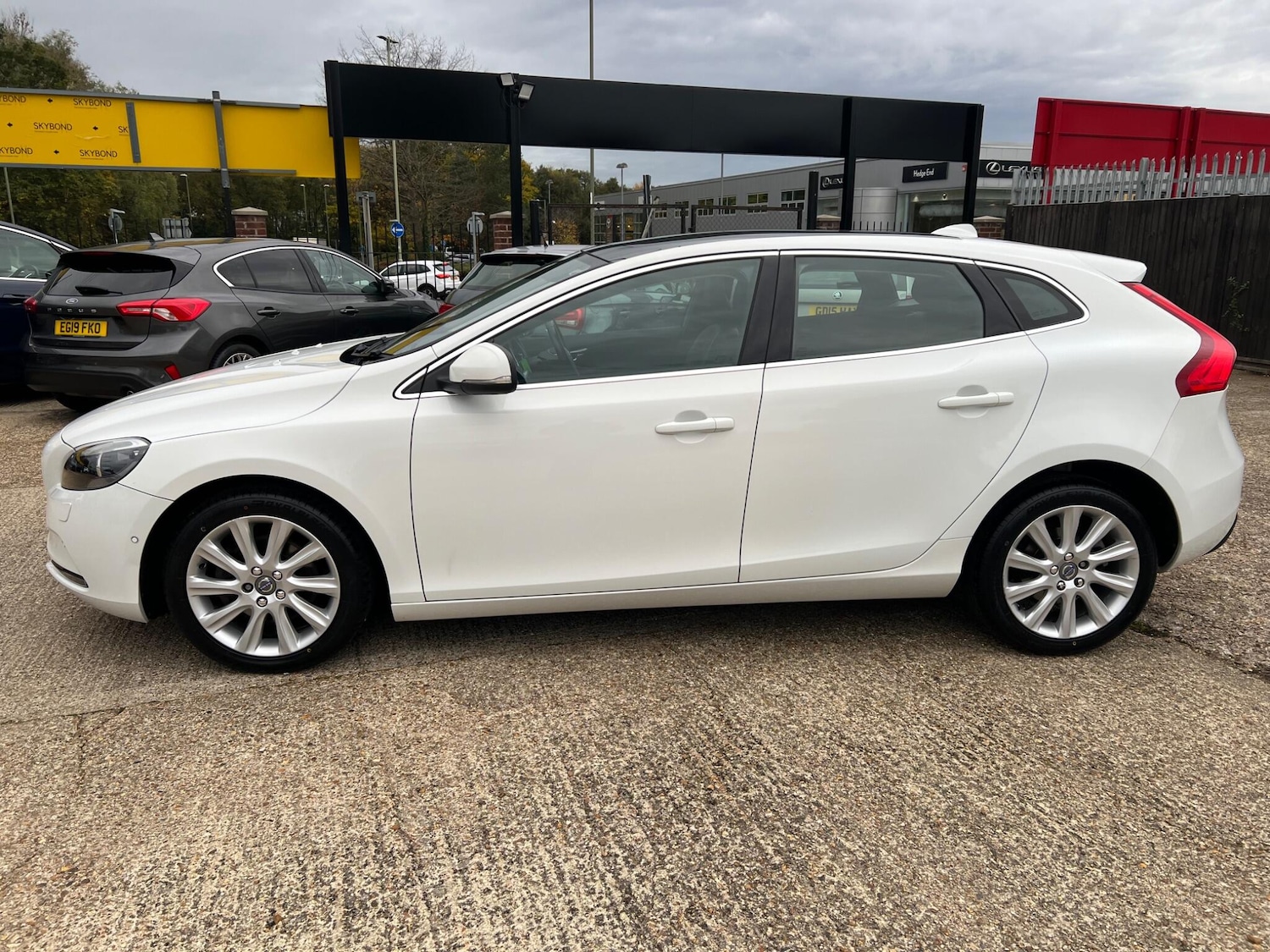 Used Volvo V40 2016 for sale - 76409011: Photo 4