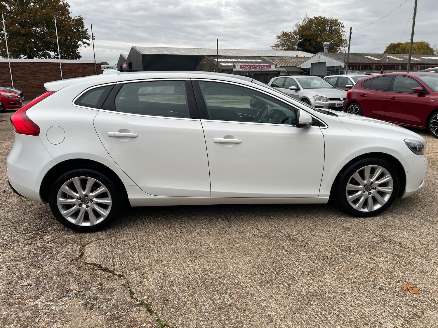 Used Volvo V40 2016 for sale - 76409011: Photo 8