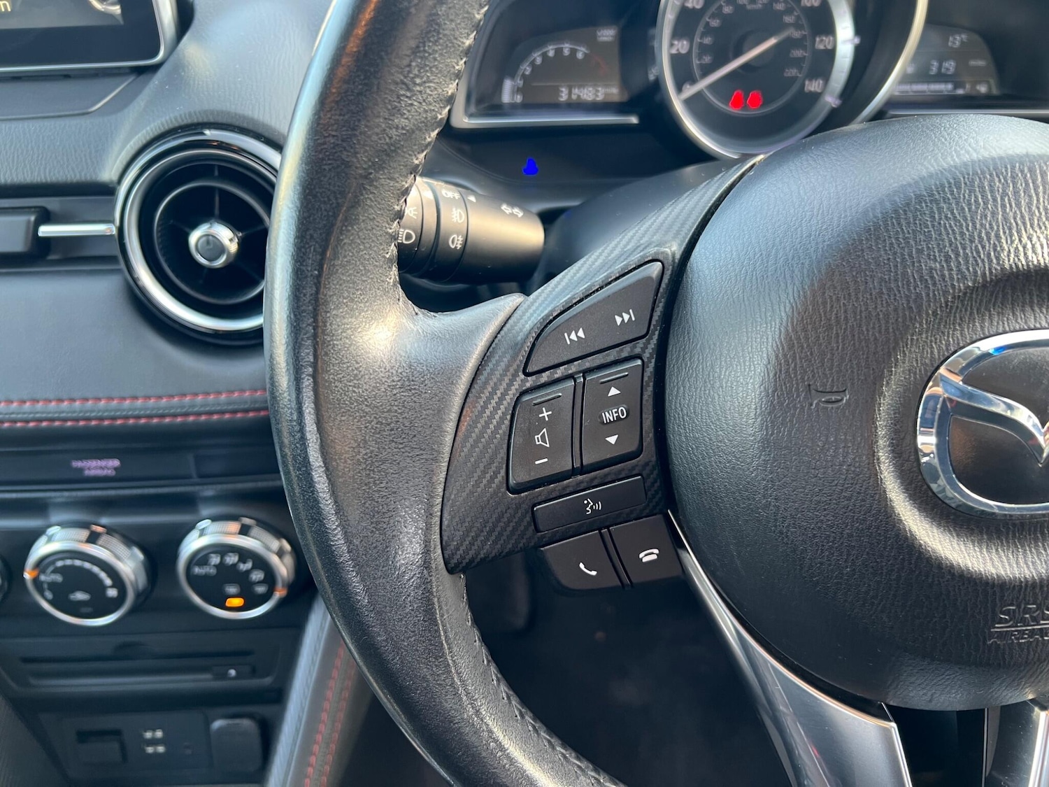 Used Mazda Mazda2 2016 for sale - 76832828: Photo 16