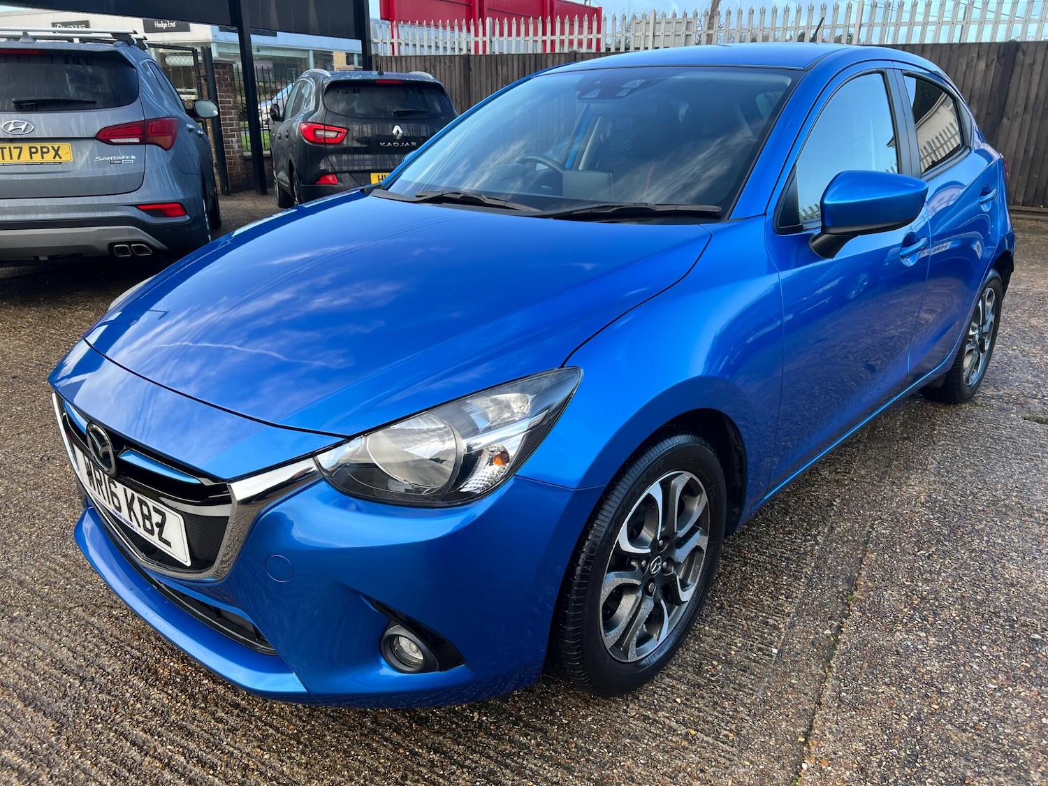 Used Mazda Mazda2 2016 for sale - 76832828: Photo 3