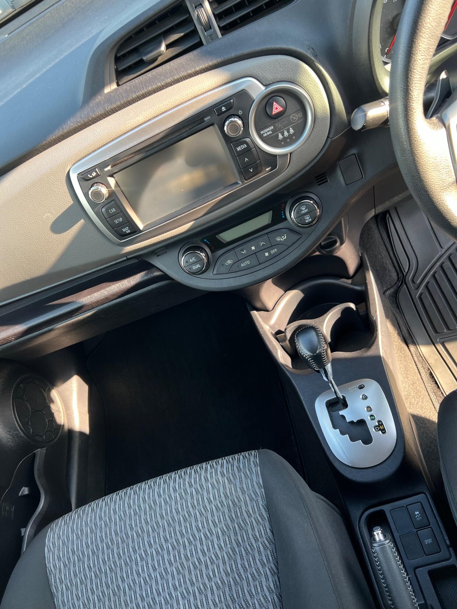 Used Toyota Yaris 2014 for sale - 77838465: Photo 24