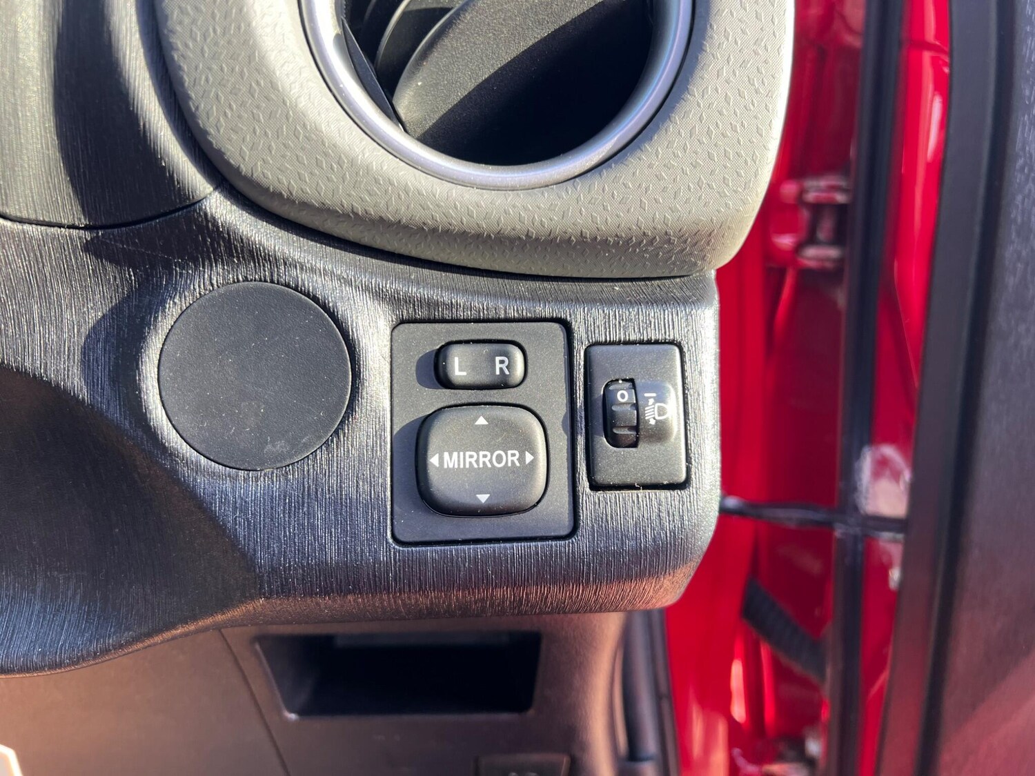 Used Toyota Yaris 2014 for sale - 77838465: Photo 28