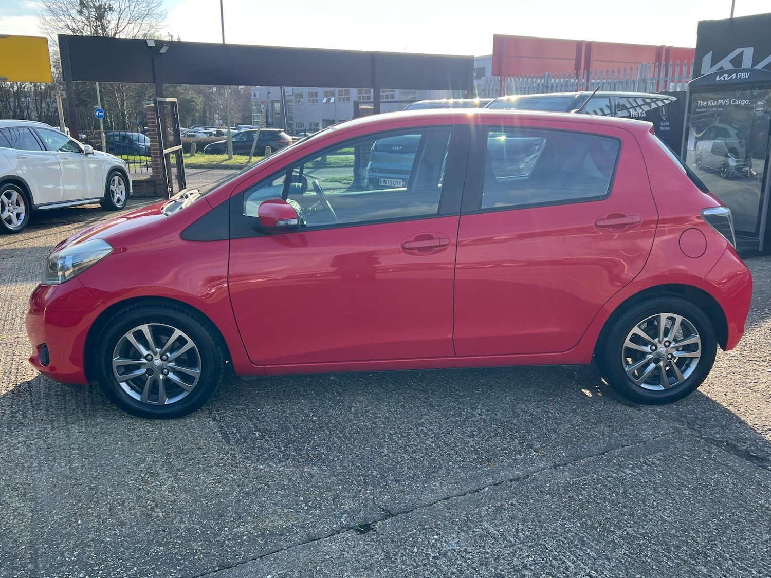Used Toyota Yaris 2014 for sale - 77838465: Photo 4